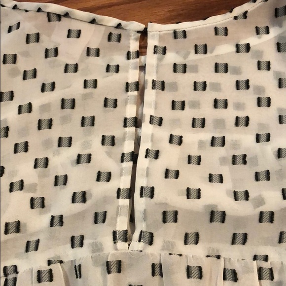 Merona patterned chiffon cream and black shirt - Picture 3 of 3